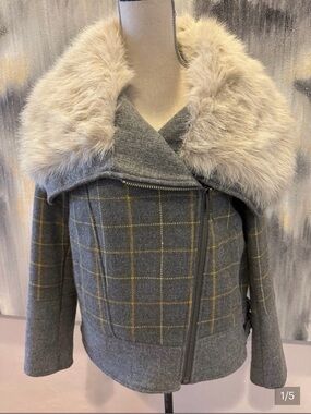 Banana Republic Gray Plaid Bomber Jacket with Cream Faux Fur Collar